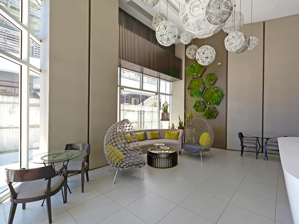 Currency Serviced Suites Manila Exterior foto